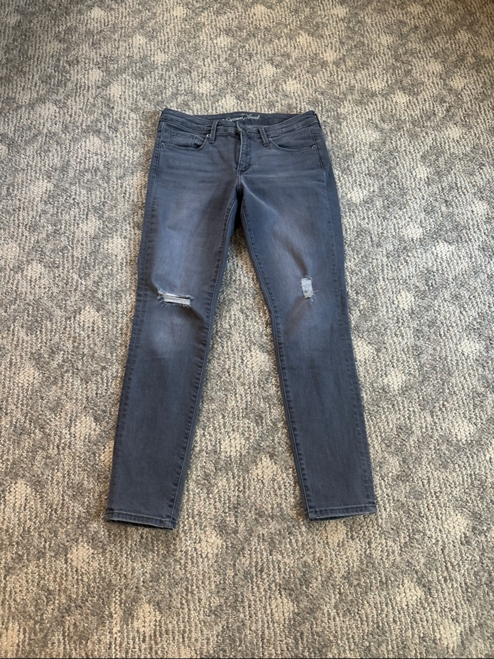 Dark Gray Distressed Women’s Skinny Jeans